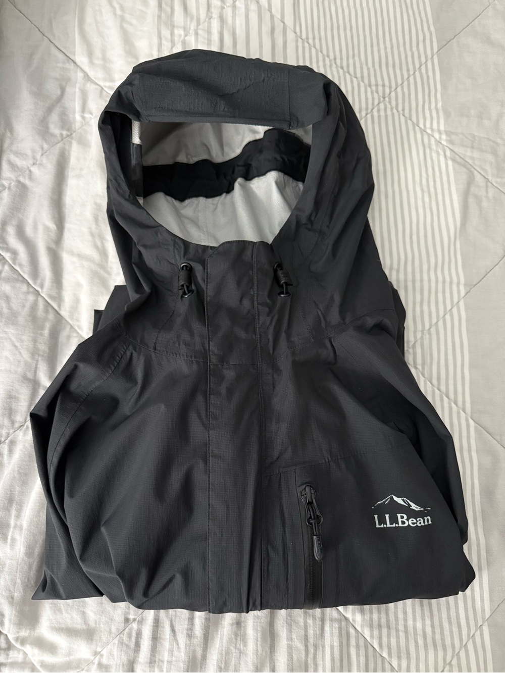L.L. Bean Black Hooded Windbreaker (Adult M)